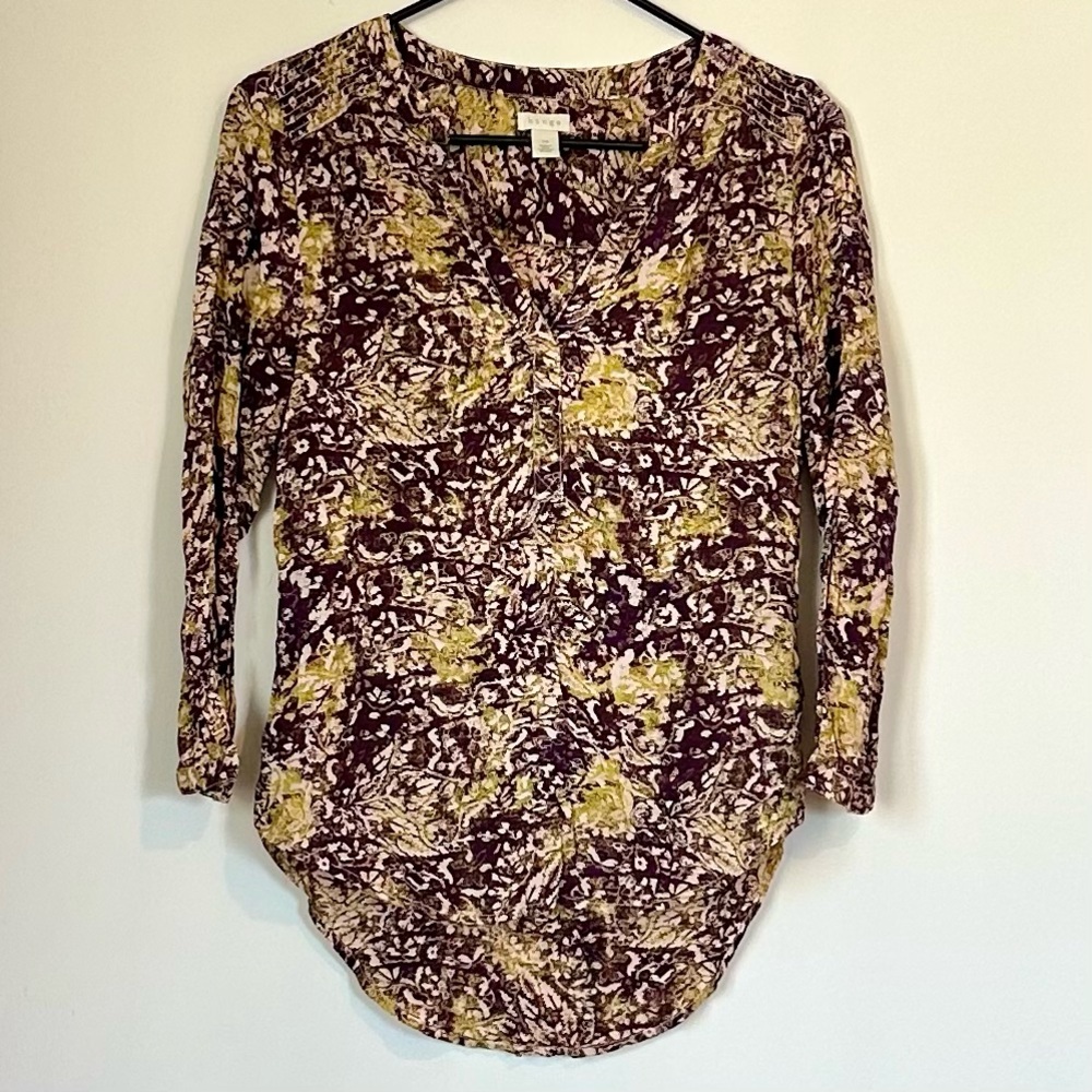 Hinge Lightweight V-Neck Patterned Blouse - Size:… - image 1